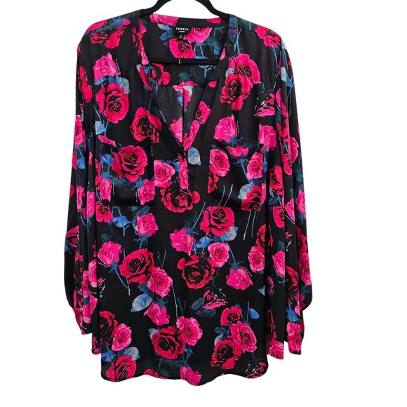 Torrid Top Black Size 4 4x Rose Floral Roll Sleeves Lightweight Plus Size Harper - Picture 2 of 8